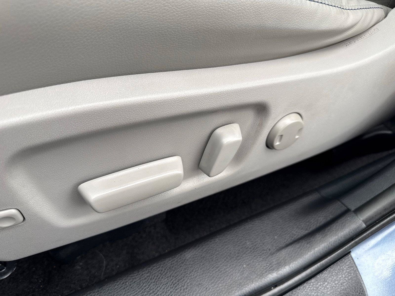 Used 2019 Toyota Highlander XLE AWD/4WD image 13