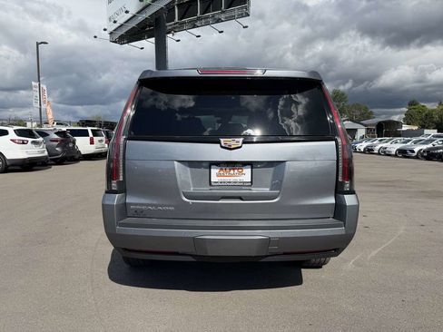 Used 2020 Cadillac Escalade Premium Luxury w/ Escalade Sport Edition AWD/4WD image 7