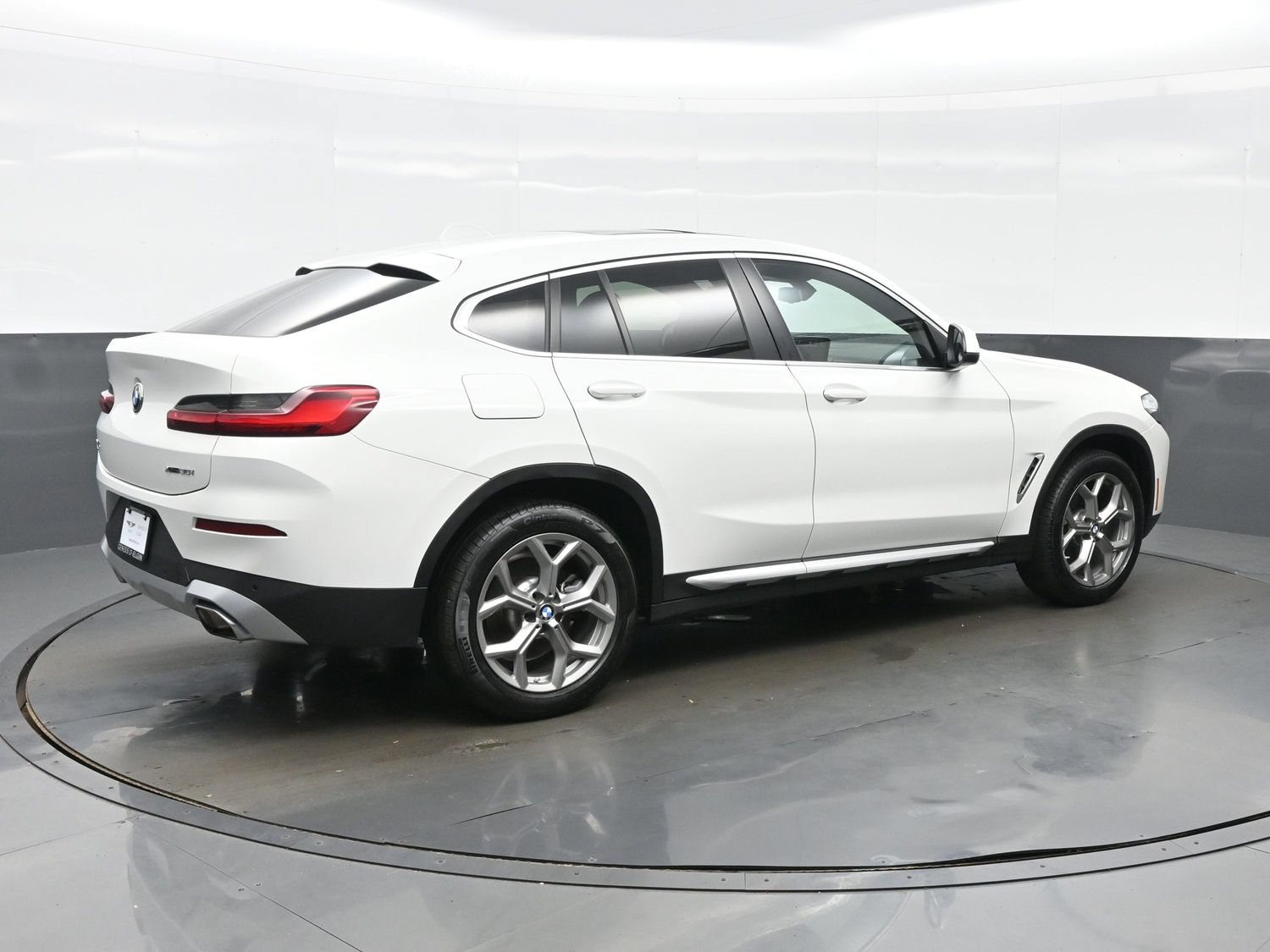 Used 2025 BMW X4 xDrive30i AWD/4WD image 6