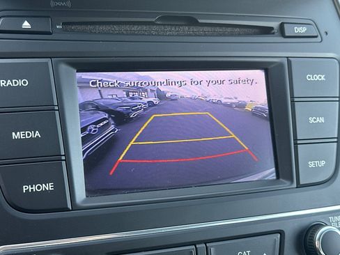 Used 2017 Hyundai Santa Fe Sport image 19