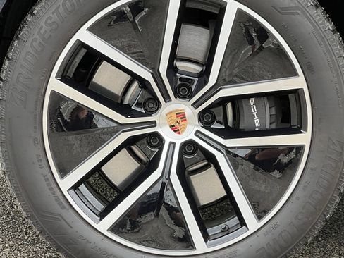 Certified 2026 Porsche Cayenne E-Hybrid AWD/4WD image 15