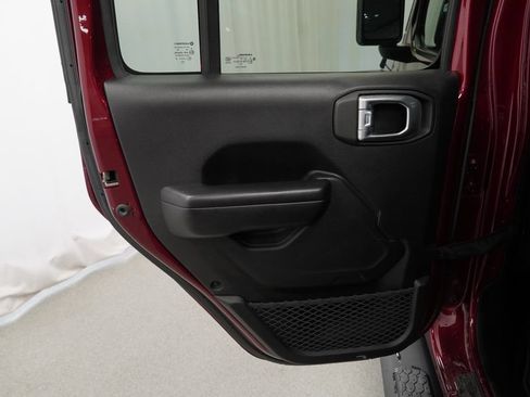Used 2021 Jeep Wrangler Unlimited Sport AWD/4WD image 41