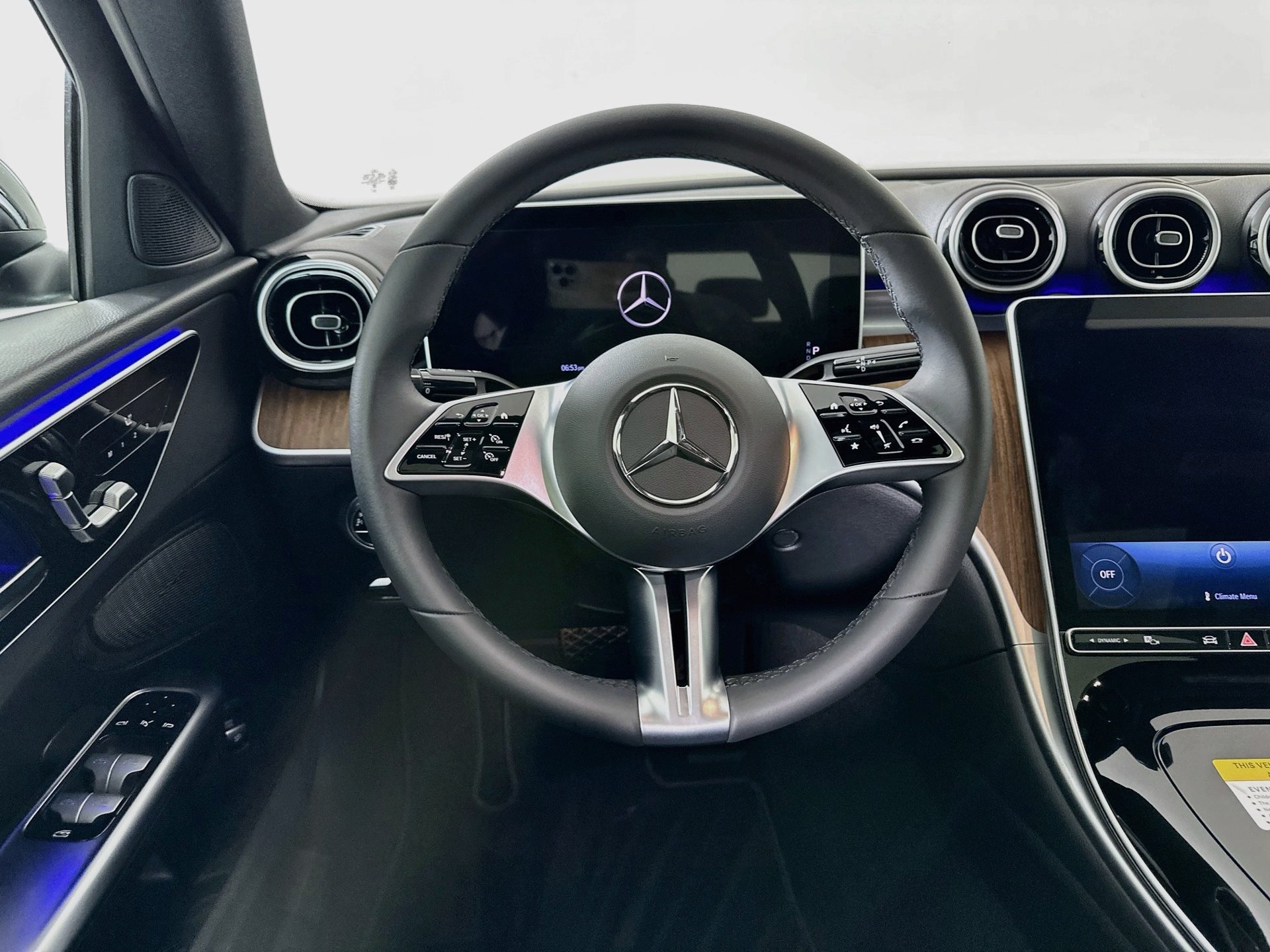 Used 2025 Mercedes-Benz C 300 Sedan image 24