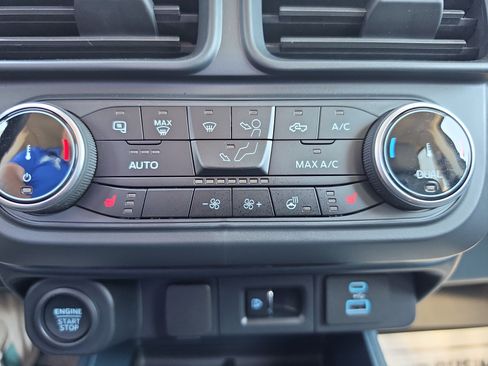 Used 2024 Ford Maverick Lariat w/ Black Appearance Package AWD/4WD image 30