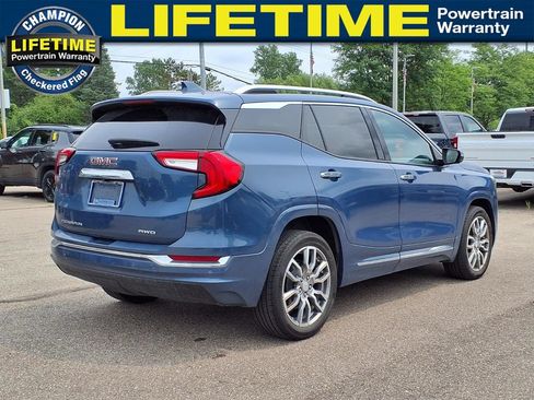 Used 2024 GMC Terrain Denali w/ Denali Premium Package AWD/4WD image 5