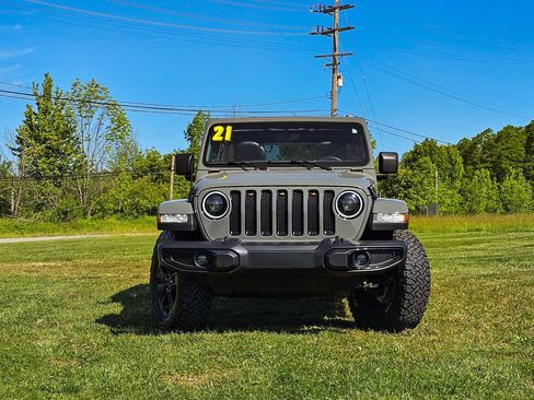 Used 2021 Jeep Wrangler Unlimited Sahara AWD/4WD image 8