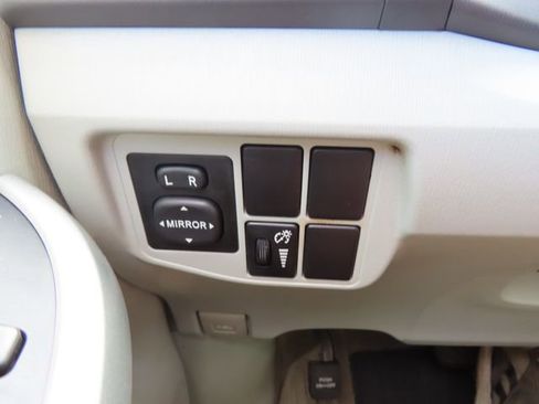 Used 2010 Toyota Prius Three image 24