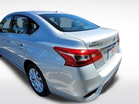 Used 2019 Nissan Sentra SV image 6