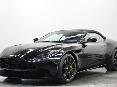 Used 2020 Aston Martin DB11 Volante image 5