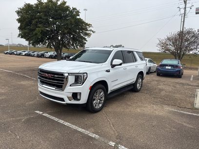 Used 2023 GMC Yukon SLT w/ SLT Premium Package