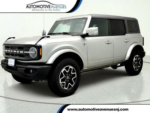 Used 2024 Ford Bronco Outer Banks AWD/4WD image 1