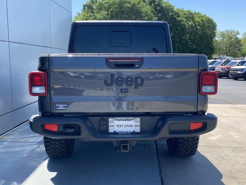 Used 2023 Jeep Gladiator Sport AWD/4WD image 5