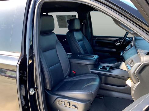 Used 2023 Chevrolet Suburban LT RWD image 9