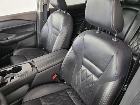 Used 2021 Nissan Rogue Platinum image 11