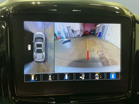 Used 2022 Chevrolet Traverse RS image 17