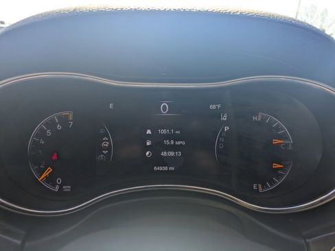 Used 2018 Jeep Grand Cherokee Limited AWD/4WD image 9