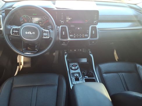 Used 2023 Kia Sorento EX w/ Panoramic Sunroof Package image 11