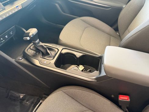 Used 2025 Kia K4 FWD image 37