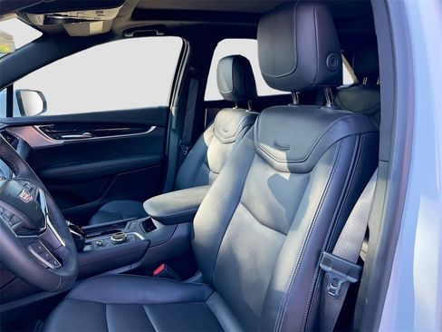 Used 2025 Cadillac XT5 Premium Luxury image 22