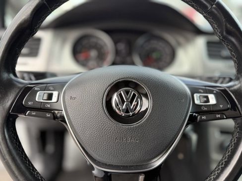 Used 2016 Volkswagen Golf S image 30