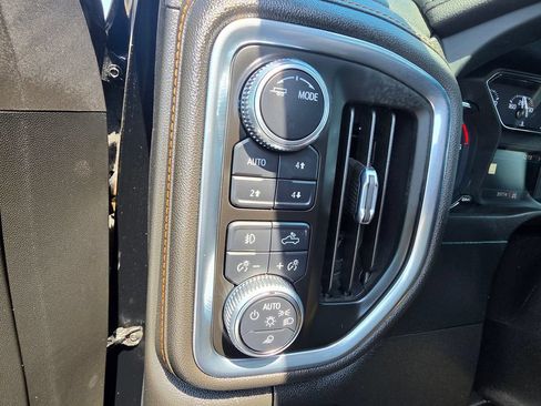Used 2021 GMC Sierra 1500 AT4 w/ AT4 Premium Package AWD/4WD image 17