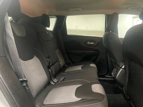 Used 2014 Jeep Cherokee Latitude image 15