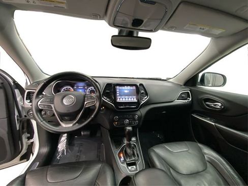 Used 2020 Jeep Cherokee Limited image 29