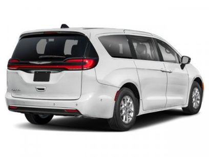 New 2026 Chrysler Pacifica Select