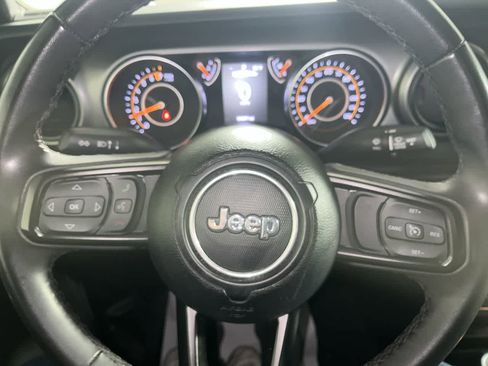 Used 2023 Jeep Gladiator Sport image 15
