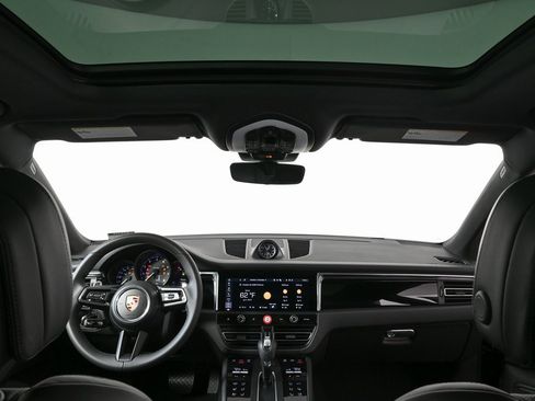 New 2026 Porsche Macan image 20