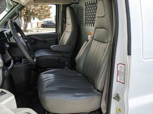 Used 2020 Chevrolet Express 2500 image 32