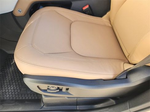 New 2026 Land Rover Defender 110 S image 17