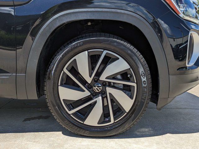 Used 2024 Volkswagen Atlas SE FWD image 11
