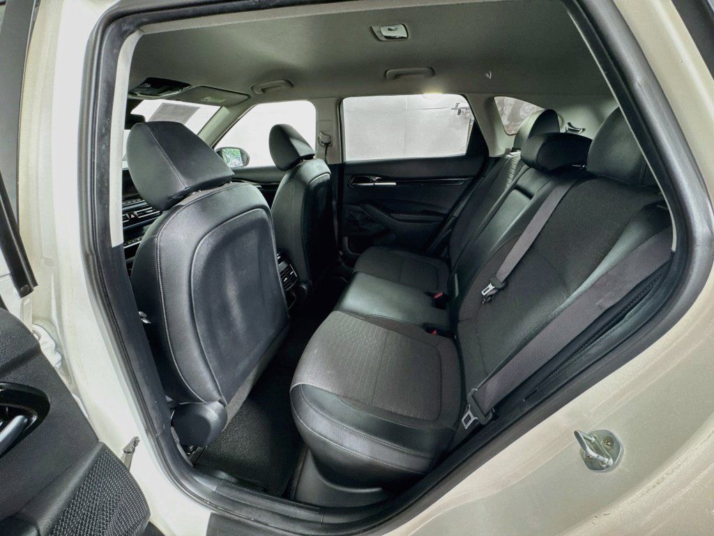Used 2022 Kia Seltos S FWD image 27