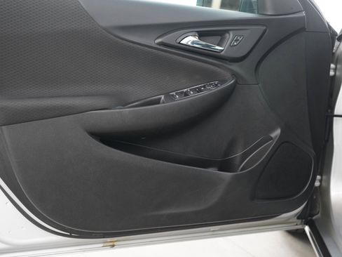 Used 2021 Chevrolet Malibu LT FWD image 17