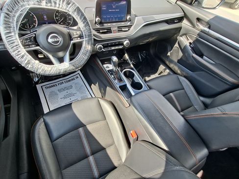 Used 2025 Nissan Altima 2.5 SR FWD image 19