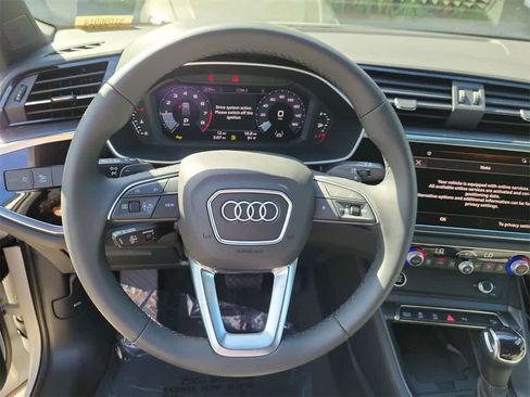 New 2025 Audi Q3 2.0T Premium image 15