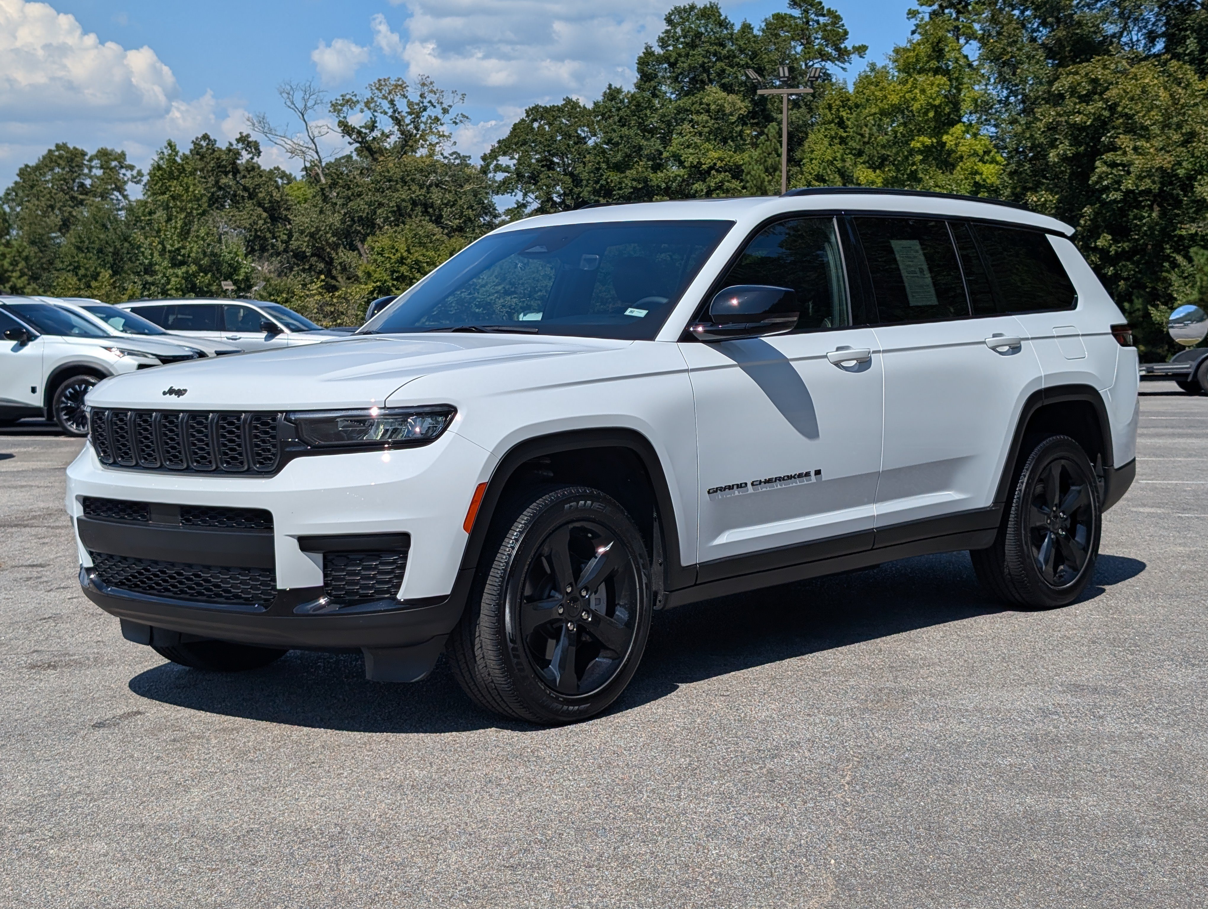Used 2025 Jeep Grand Cherokee L Altitude RWD image 5