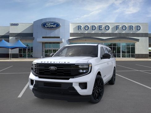 New 2026 Ford Expedition Max Platinum w/ Stealth Performance Package AWD/4WD image 2