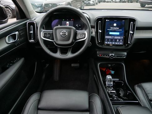 Certified 2023 Volvo XC40 B5 Ultimate w/ Protection Package Premier AWD/4WD image 13