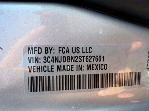 New 2025 Jeep Compass Latitude w/ Sun & Sound Group image 32