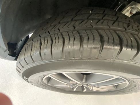 Used 2021 Jeep Grand Cherokee Limited w/ Luxury Group II image 42