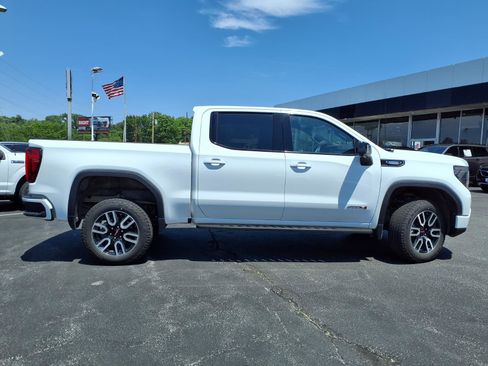 Used 2024 GMC Sierra 1500 AT4 w/ Technology Package AWD/4WD image 34
