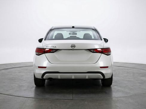 Used 2025 Nissan Sentra SV image 7