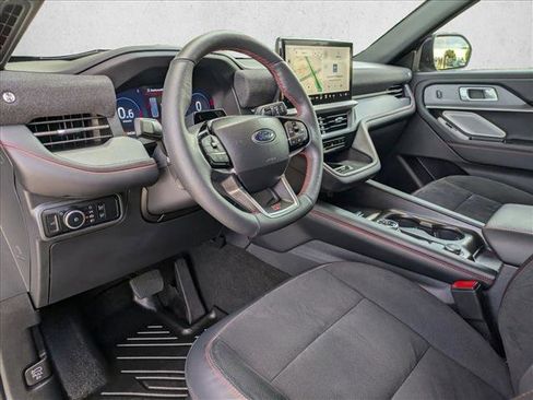 Used 2025 Ford Explorer ST image 9