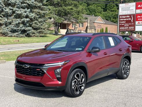 Certified 2025 Chevrolet Trax RS FWD image 7