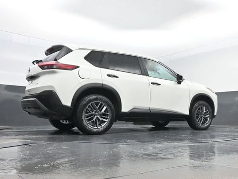 Used 2023 Nissan Rogue S image 22