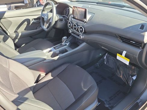 Used 2025 Nissan Sentra SV w/ Trunk Package FWD image 15