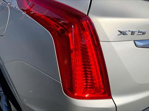 Used 2017 Cadillac XT5 Luxury w/ Driver Awareness Package FWD image 29