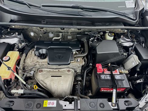 Used 2018 Toyota RAV4 XLE AWD/4WD image 10